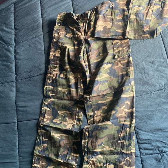 Two piece camouflage pants and halter top - Picture 3 of 3